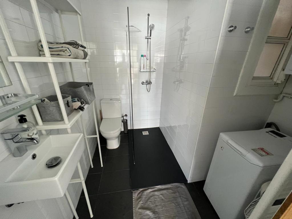 Sunny Flat In Sitges 30 Seconds To Beach, Balcony & Sea Views! Εξωτερικό φωτογραφία