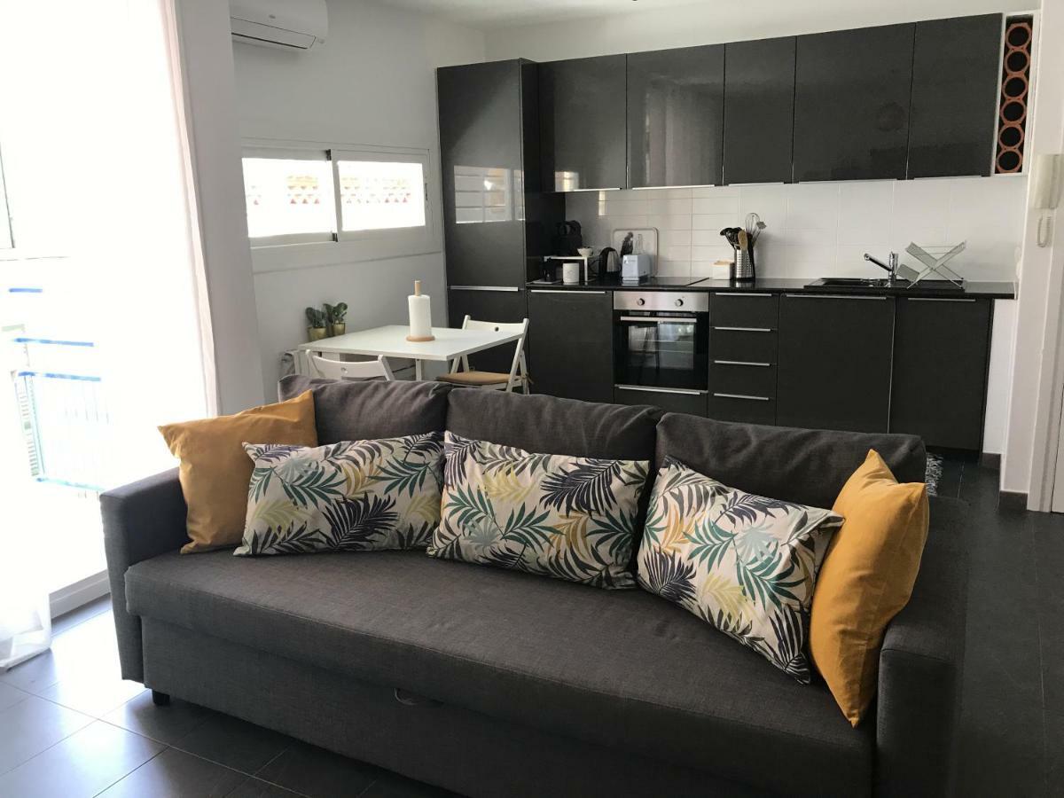 Sunny Flat In Sitges 30 Seconds To Beach, Balcony & Sea Views! Εξωτερικό φωτογραφία