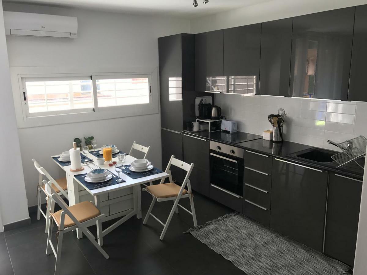 Sunny Flat In Sitges 30 Seconds To Beach, Balcony & Sea Views! Εξωτερικό φωτογραφία
