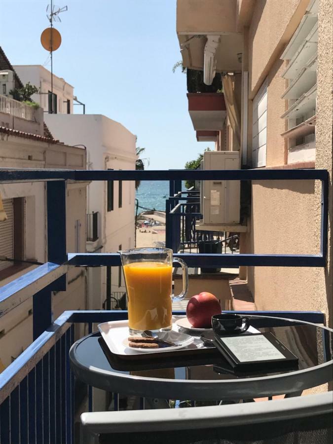 Sunny Flat In Sitges 30 Seconds To Beach, Balcony & Sea Views! Εξωτερικό φωτογραφία